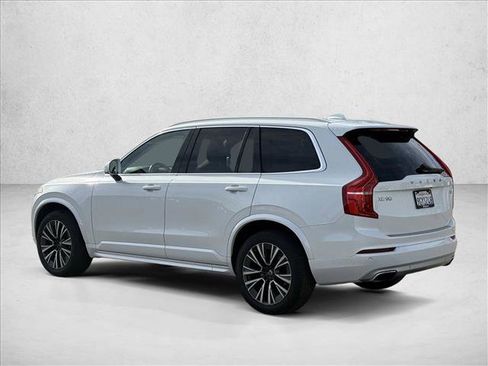 Used 2020 Volvo XC90 T5 Momentum w/ Protection Package Premier image 7