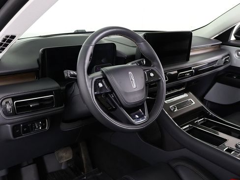 Used 2025 Lincoln Aviator Reserve w/ Equipment Group 201A AWD/4WD image 34