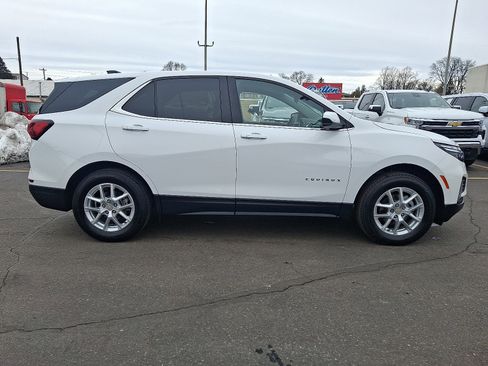 Used 2024 Chevrolet Equinox LT image 6