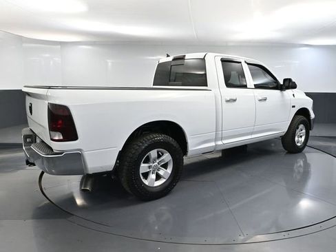 Used 2017 RAM 1500 Classic SLT AWD/4WD image 4