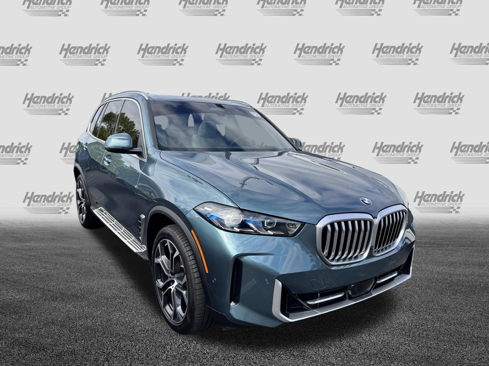 Certified 2025 BMW X5 sDrive40i w/ Premium Package RWD image 2