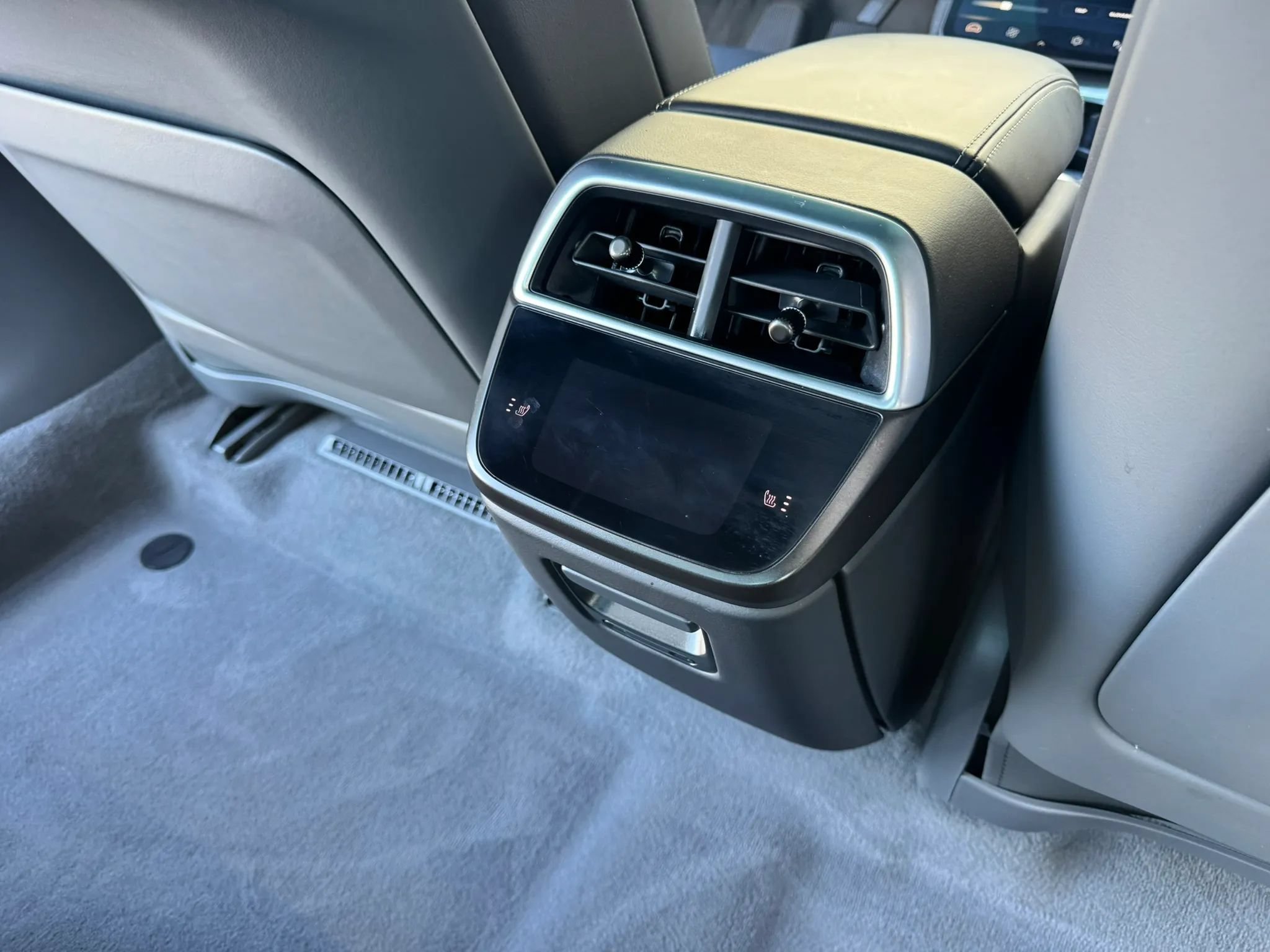 Used 2023 Lucid Air Touring AWD/4WD image 17