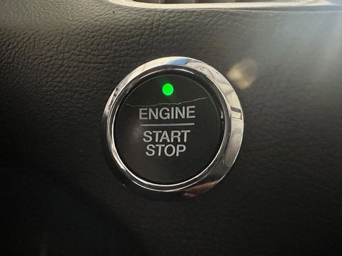 Used 2018 Ford Edge Titanium w/ Equipment Group 301A image 22