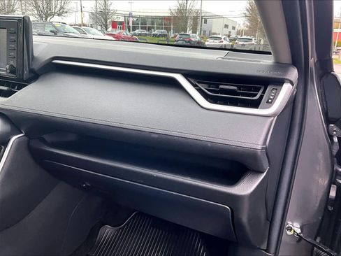 Used 2022 Toyota RAV4 XLE w/ Convenience Package image 13