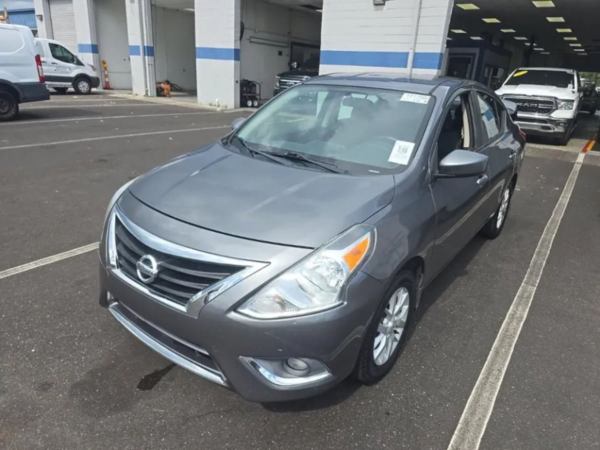 Used 2017 Nissan Versa SV w/ SV Special Edition Package FWD image 2