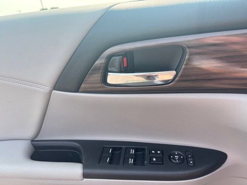 Used 2016 Honda Accord EX image 24
