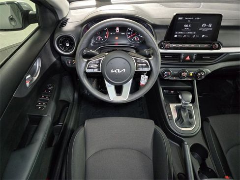 Used 2023 Kia Forte LXS w/ LXS Technology Package image 17