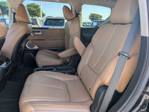 Used 2025 INFINITI QX80 Sensory AWD/4WD image 25