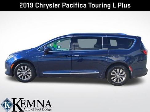 Used 2019 Chrysler Pacifica Touring-L Plus image 2