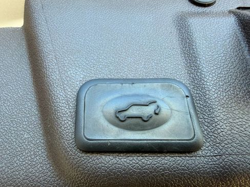 Used 2013 Buick Enclave Leather AWD/4WD image 12