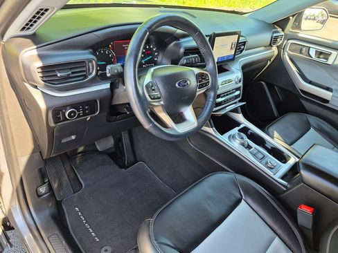Used 2023 Ford Explorer XLT w/ Equipment Group 202A AWD/4WD image 10