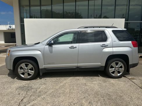 Used 2015 GMC Terrain SLT w/ Chrome Edition FWD image 2
