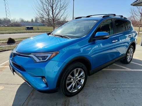 Used 2017 Toyota RAV4 Limited image 4
