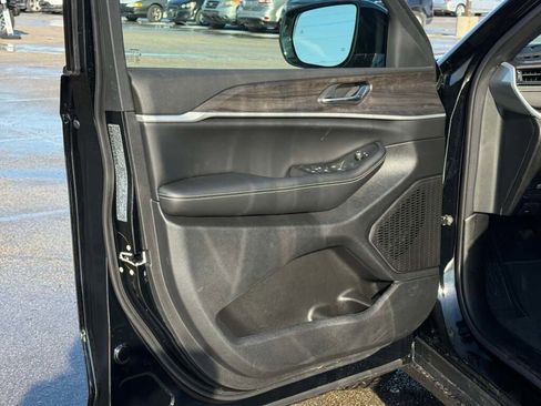 New 2026 Jeep Grand Cherokee Altitude image 24