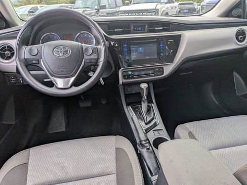 Used 2017 Toyota Corolla LE image 31