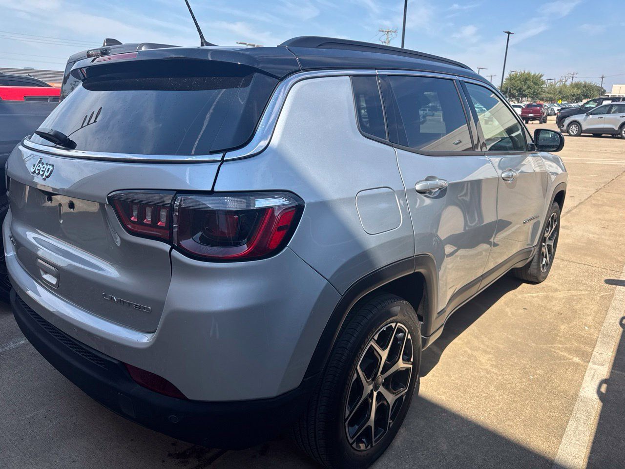 Used 2025 Jeep Compass Limited AWD/4WD image 4