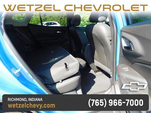 Used 2025 Chevrolet Trax LT FWD image 23