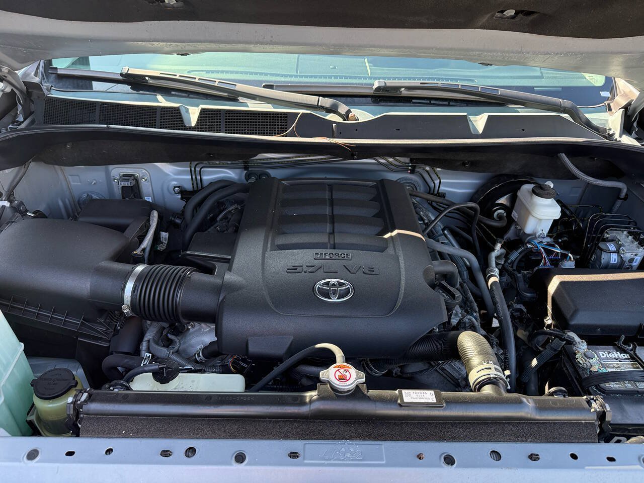 Used 2019 Toyota Tundra SR5 w/ SR5 Upgrade Package AWD/4WD image 26