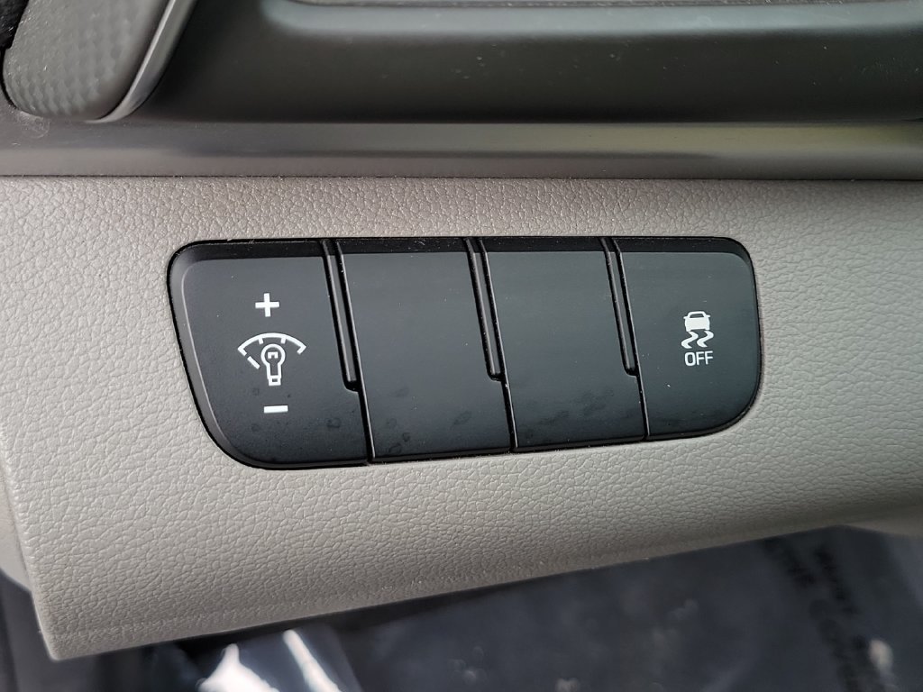 Used 2019 Hyundai Elantra SE FWD image 17