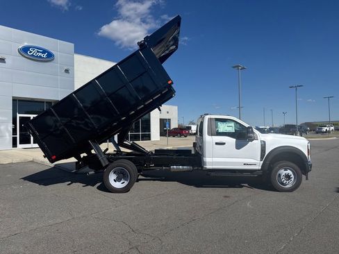 New 2025 Ford F550 4x4 Regular Cab Super Duty image 2