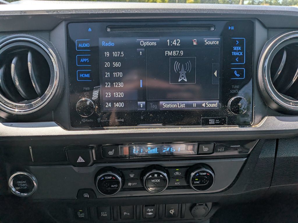 Used 2016 Toyota Tacoma TRD Sport w/ Premium & Technology Package RWD image 17
