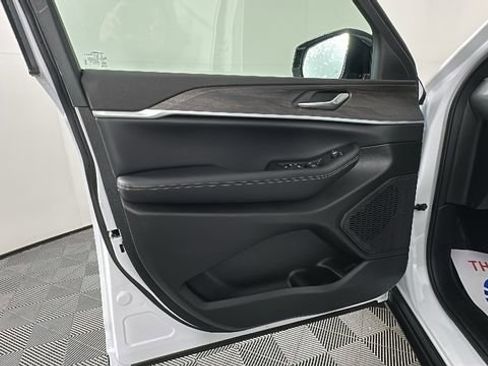 New 2026 Jeep Grand Cherokee Laredo image 17