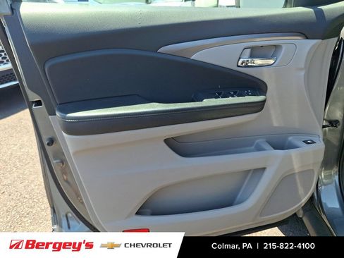 Used 2017 Honda Ridgeline RTL-T image 15