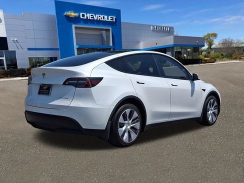 Used 2021 Tesla Model Y Long Range AWD/4WD image 24
