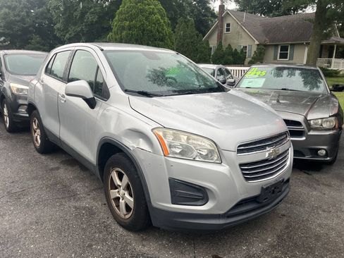 Used 2015 Chevrolet Trax LS w/ LPO, Cargo Package AWD/4WD image 2