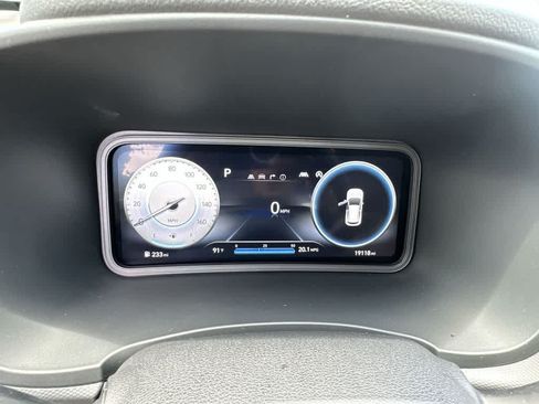 Used 2023 Hyundai Kona Limited AWD/4WD image 22