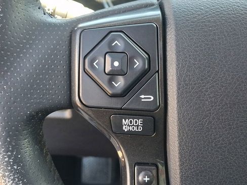 Used 2016 Toyota 4Runner Trail Premium w/ Four Season Floor Mat Package image 21