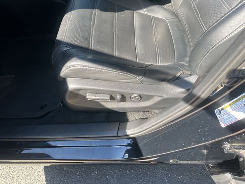 Used 2022 Honda CR-V Touring image 28