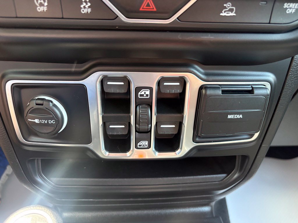 Used 2022 Jeep Wrangler Unlimited Sport AWD/4WD image 22