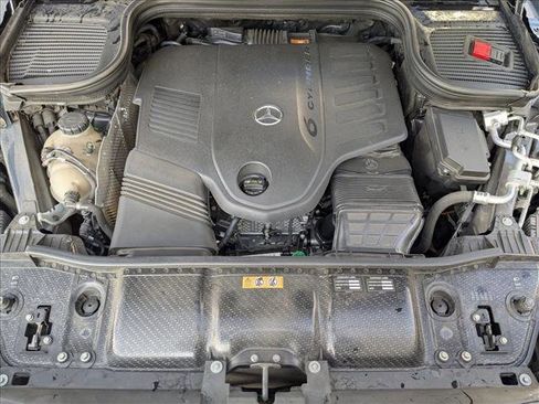 Used 2021 Mercedes-Benz GLS 450 4MATIC image 25