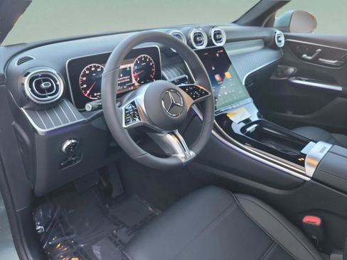 Used 2026 Mercedes-Benz GLC 300 4MATIC image 22