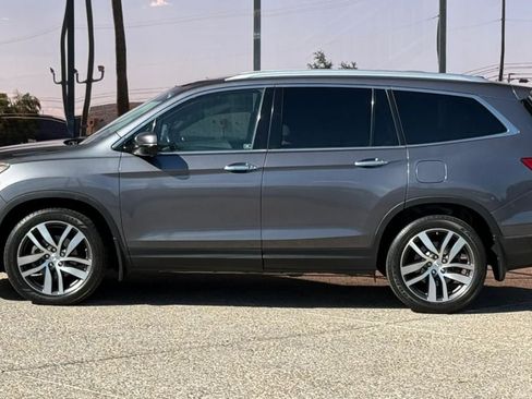 Used 2017 Honda Pilot Touring image 4