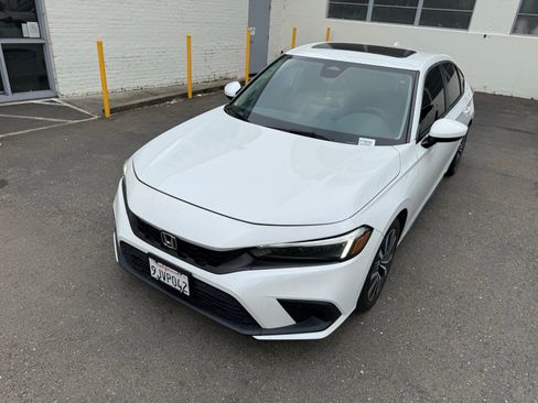 Used 2024 Honda Civic EX-L image 11