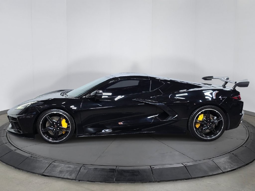Used 2023 Chevrolet Corvette Stingray Coupe w/ Z51 Performance Package RWD image 2