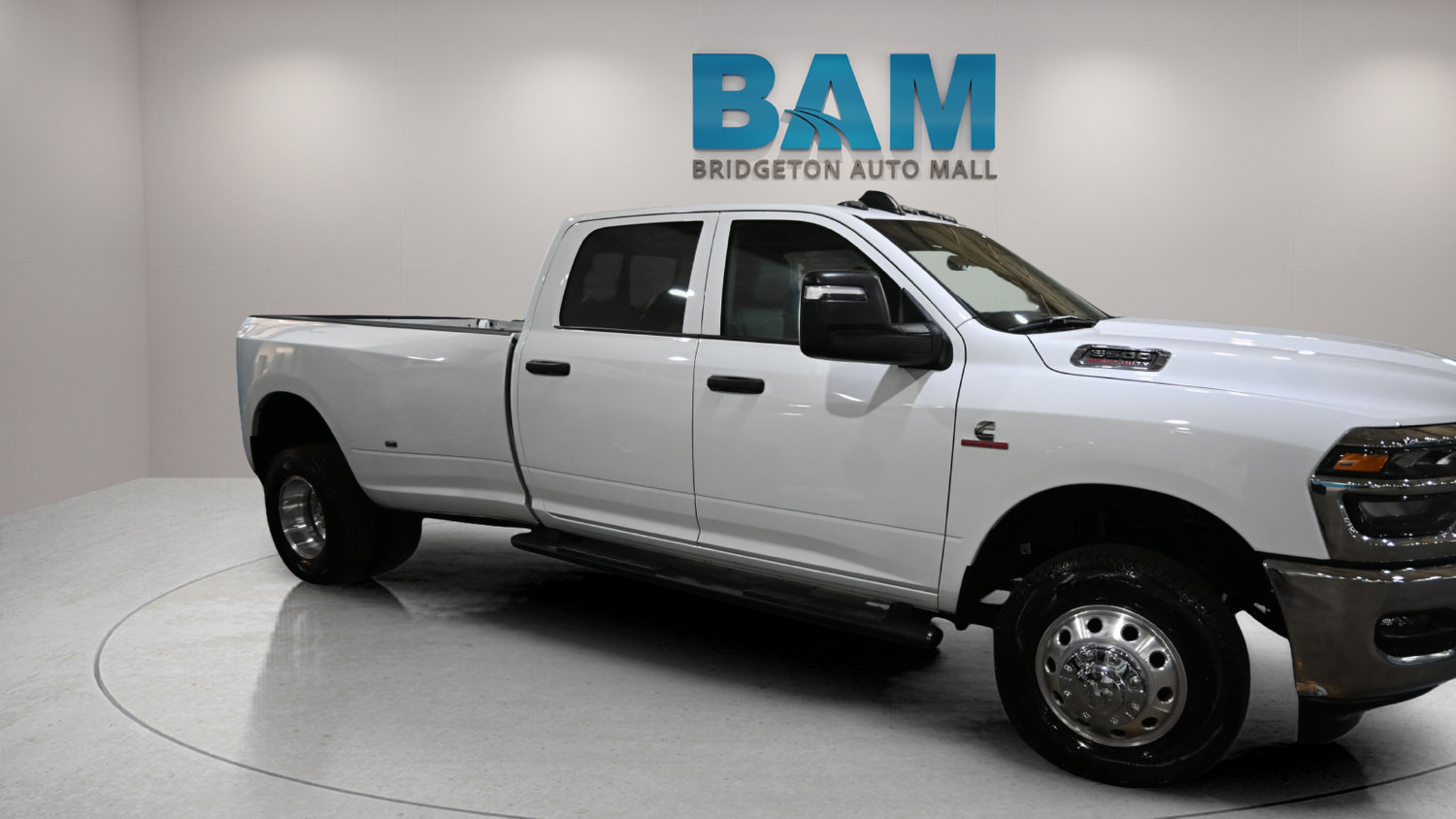 Used 2026 RAM 3500 Tradesman AWD/4WD image 1