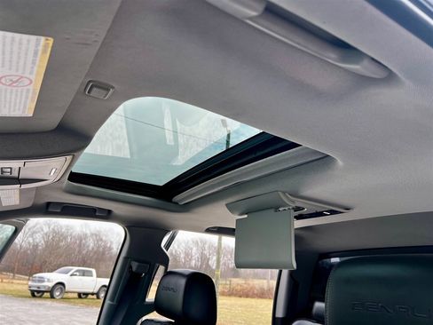 Used 2015 GMC Sierra 2500 Denali w/ Duramax Plus Package image 8