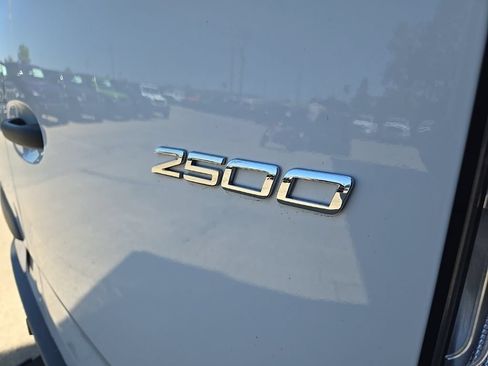 Used 2025 Mercedes-Benz Sprinter 2500 image 18