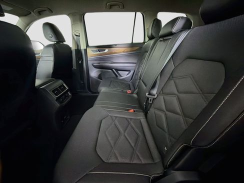 Used 2025 Volkswagen Atlas SE FWD image 26