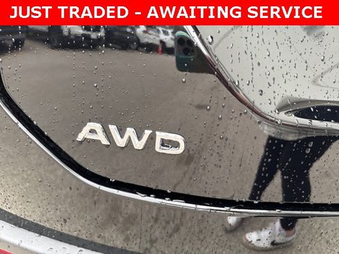 Used 2025 Honda Pilot Touring image 10