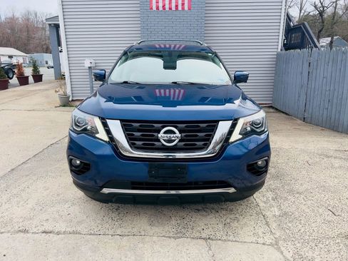 Used 2017 Nissan Pathfinder Platinum w/ Family Entertainment Package image 2