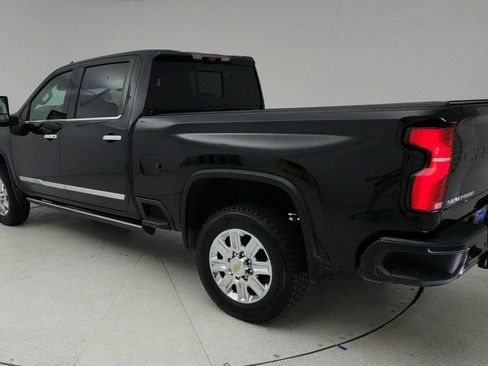 Used 2024 Chevrolet Silverado 2500 High Country w/ Technology Package AWD/4WD image 5