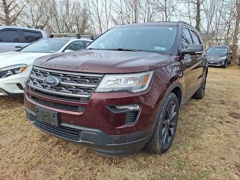 Certified 2018 Ford Explorer XLT w/ Equipment Group 202A image 3
