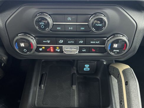 New 2025 Ford Bronco Badlands w/ Sasquatch Package image 6