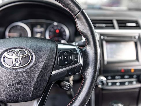 Used 2017 Toyota Camry SE FWD image 24