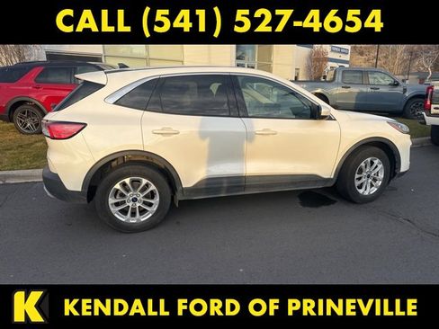 Used 2020 Ford Escape SE image 10