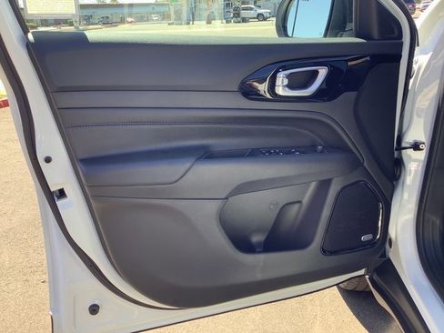 New 2025 Jeep Compass Latitude w/ Sun & Sound Group image 9